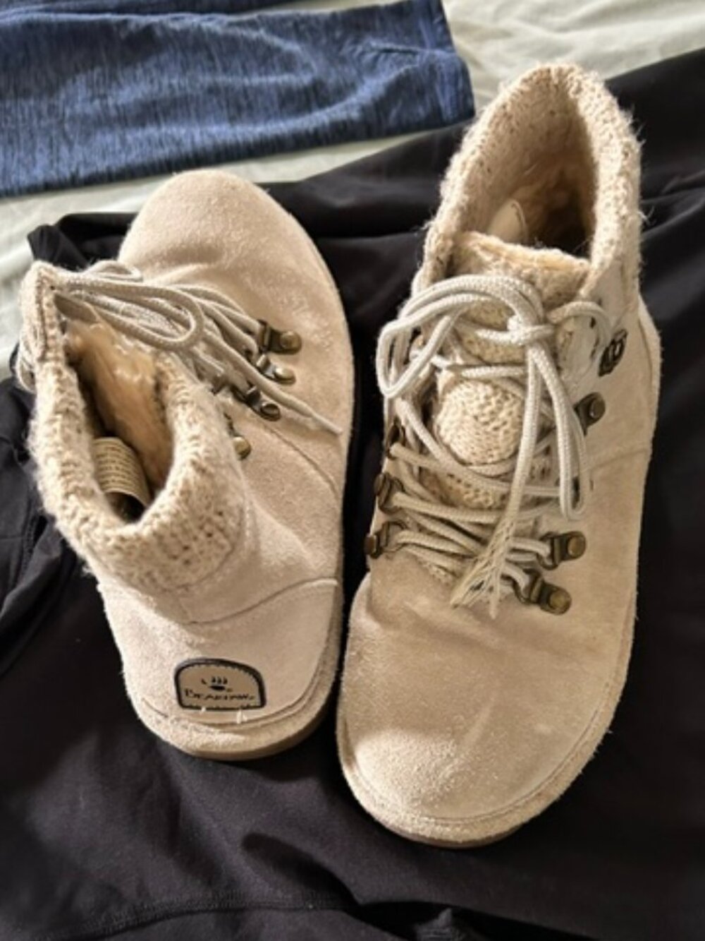 Bearpaw Bear paw winter fall size 7 tan  faux leather  boots shoes womens